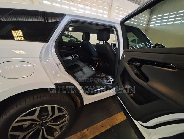 Land Rover Range Rover Evoque 2024 White photo 9