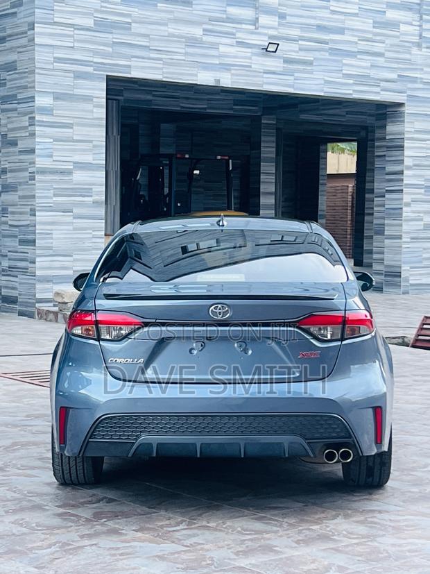 Toyota Corolla XSE 2020 Blue