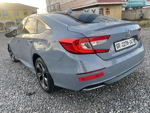 Honda Accord Sport (2.0L 4cyl Turbo 10A) 2019 Blue photo 2