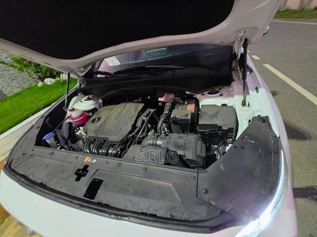 Hyundai Santa Fe Limited 2022 White