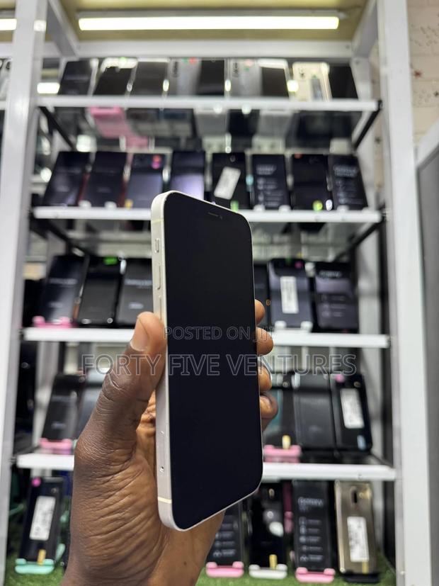 Apple iPhone 12 64 GB White photo 2