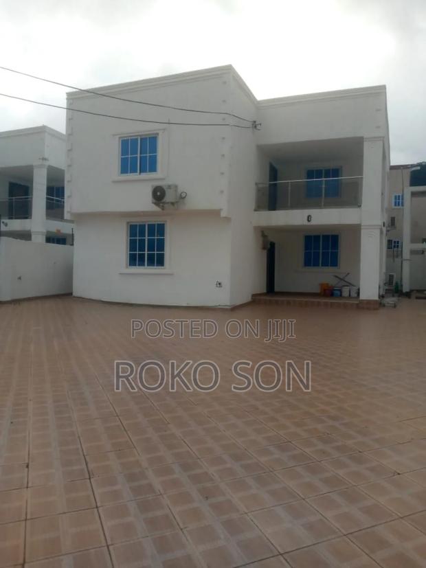 4bdrm Duplex in Dr Roko, A&C Mall Area for rent · Photo 1