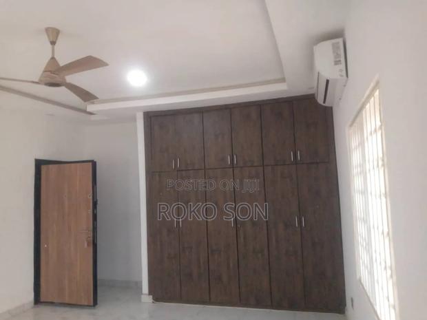 4bdrm Duplex in Dr Roko, A&C Mall Area for rent · Photo 3