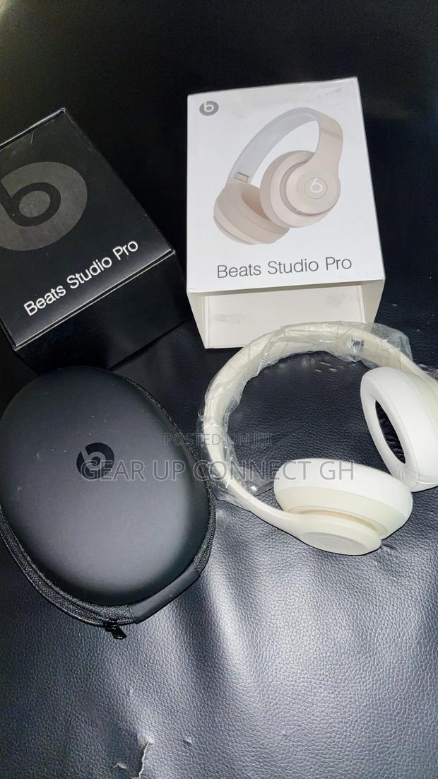 Beat Studio Pro Headset With Protective Case · Photo 3