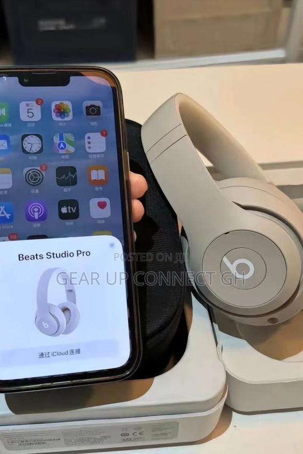 Beat Studio Pro Headset With Protective Case · Photo 4