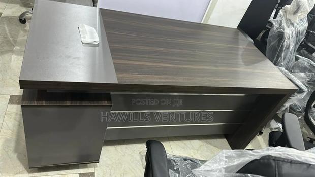 Simple Modern Office Table
