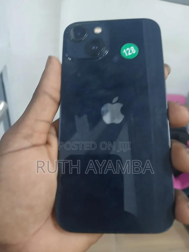 Apple iPhone 13 128 GB Black · Photo 3