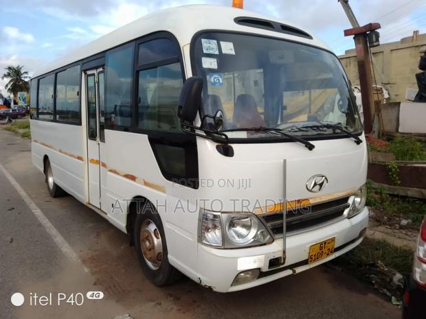 Hyundai County 2012 White photo 9