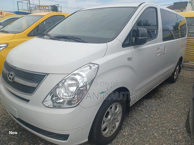 Hyundai Starex 2013 White