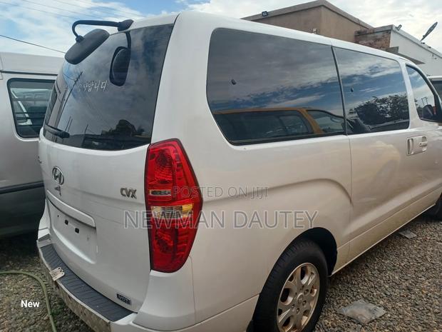 Hyundai Starex 2013 White