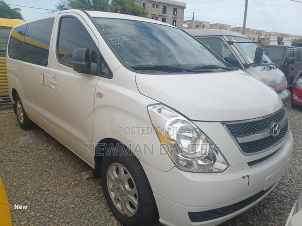 Hyundai Starex 2013 White