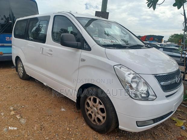 Hyundai Starex 2013 White