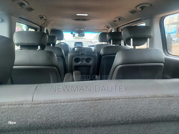 Hyundai Starex 2013 White