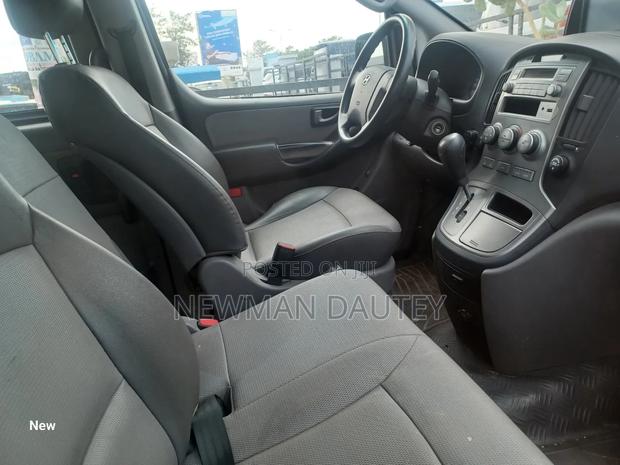 Hyundai Starex 2013 White