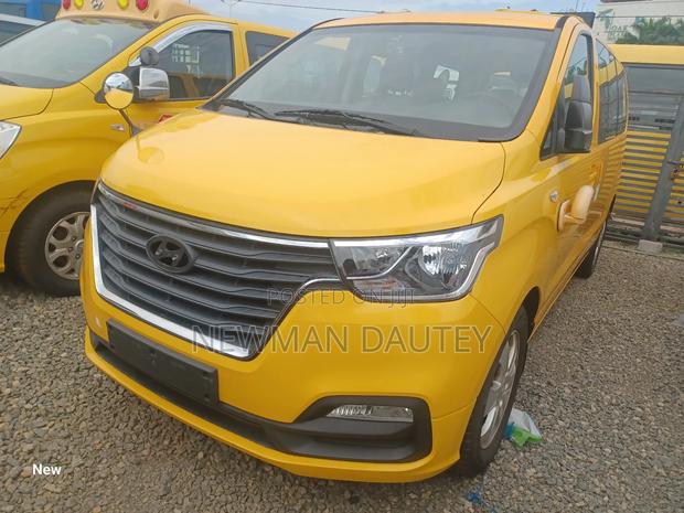Hyundai Starex 2019 Yellow