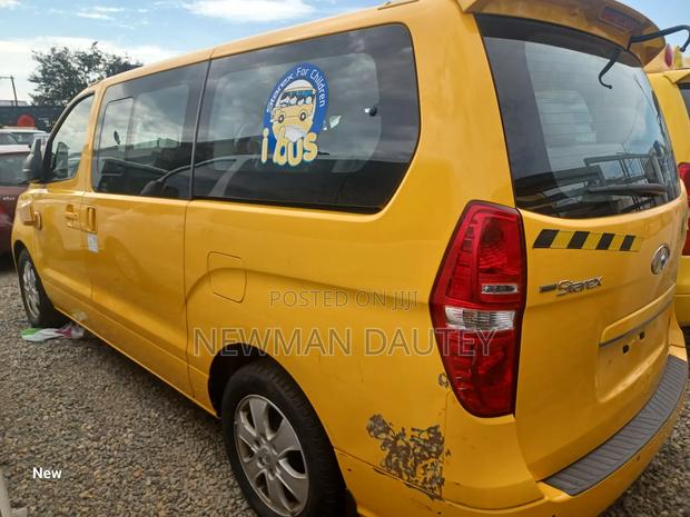 Hyundai Starex 2019 Yellow