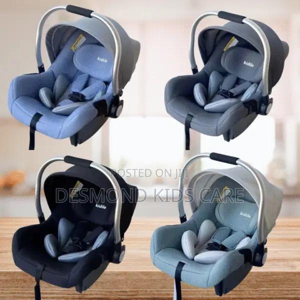 Baby’S Career Car Seat · Photo 3