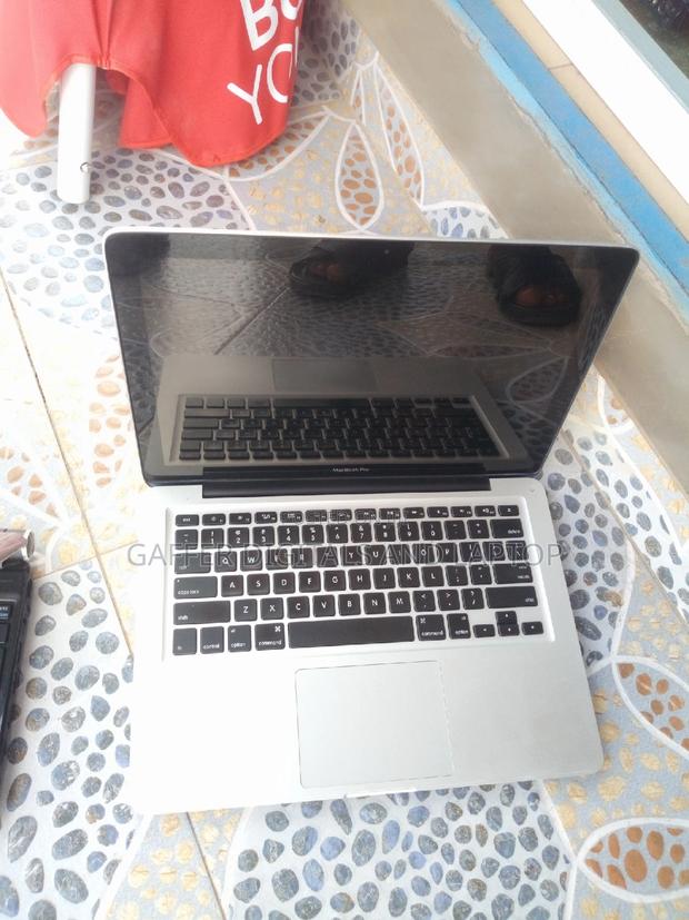 Laptop Apple MacBook 4GB Intel Core I5 HDD 500GB