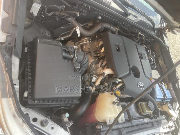 Toyota Hilux 2017 Gray photo 11