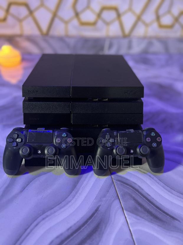 Ps4 Standard Console Loaded With Games Including Fc26