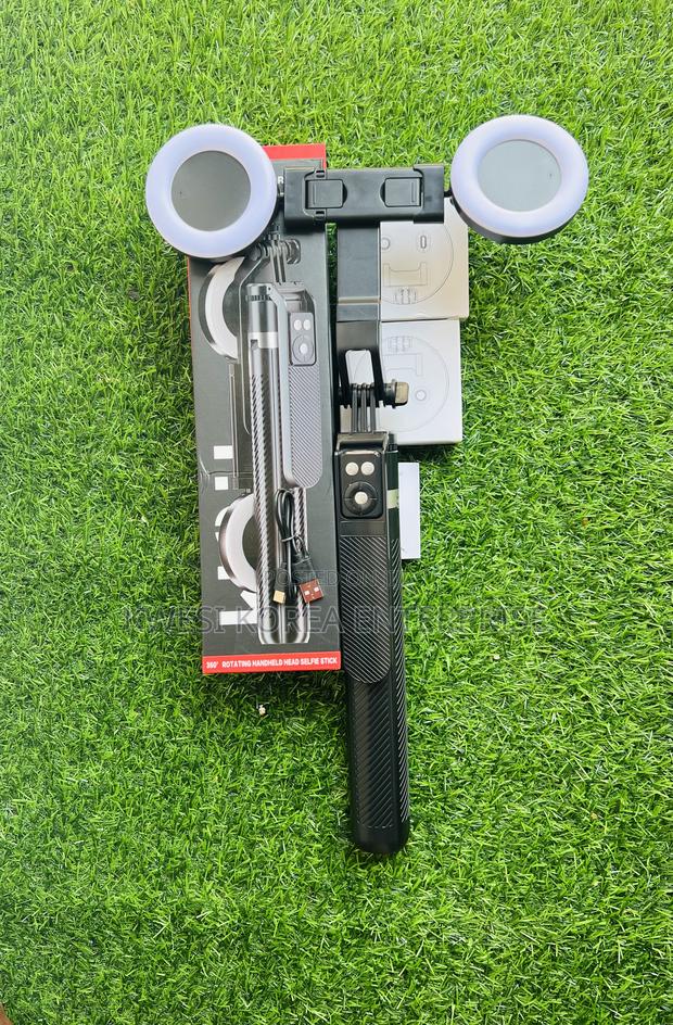A14 Tripod Stand With Two Removable Lights · Photo 4