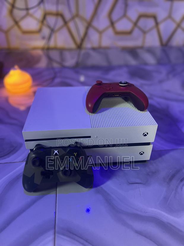 Xbox One S 1tb + 17 Games (Includes Fc 26) – Excellent Condition