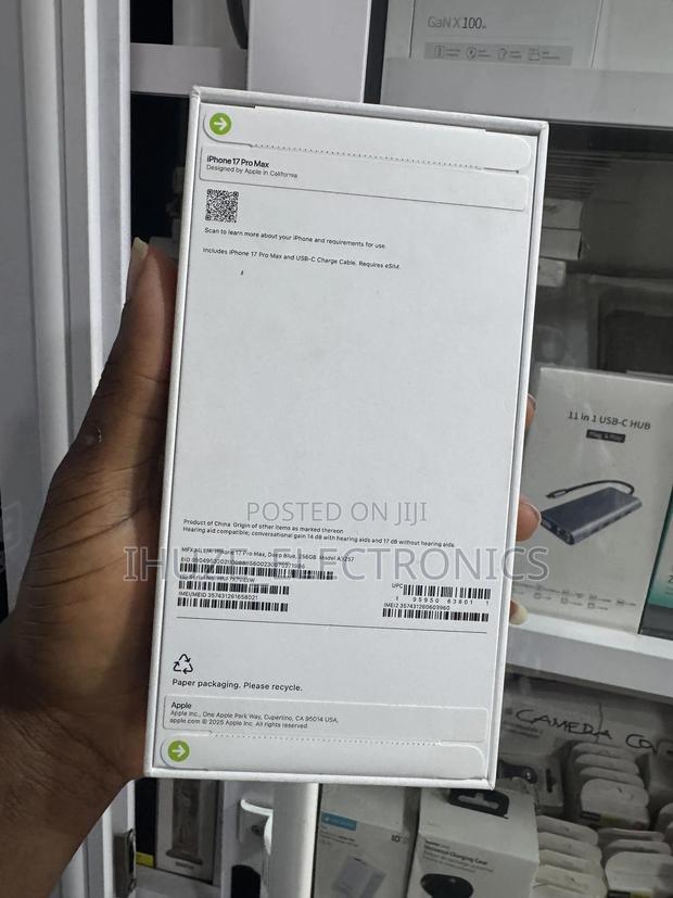 New Apple iPhone 17 Pro Max 256 GB Blue · Photo 3