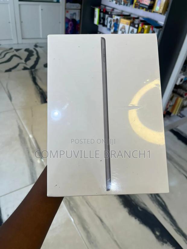 New Apple iPad 10.2 (2021) 64 GB Gray