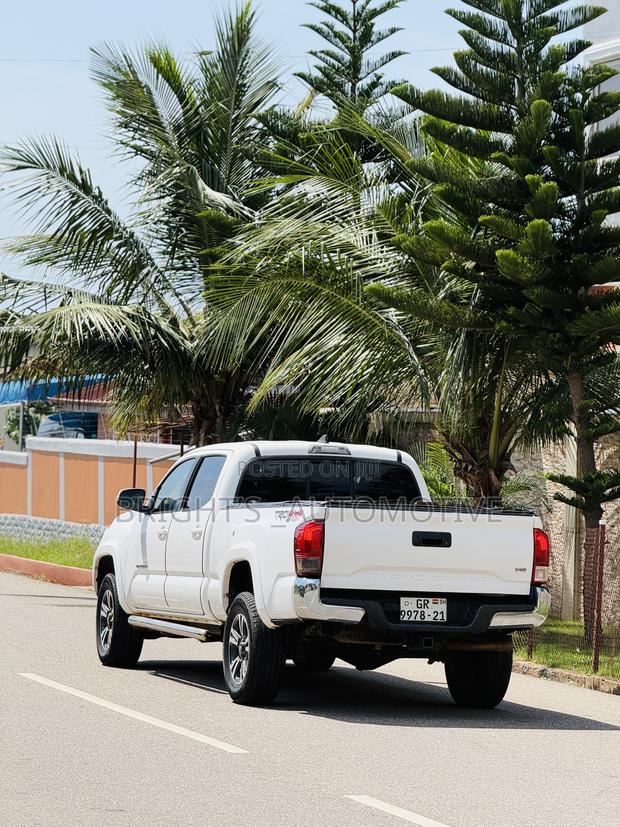 Toyota Tacoma TRD Sport 2017 White