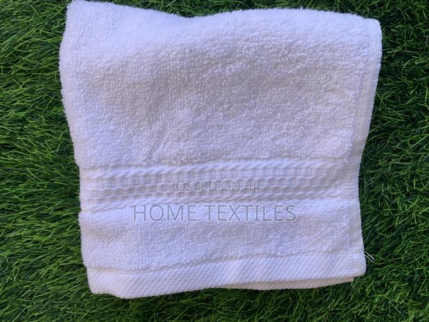 Heavy White Face Towel · Photo 2