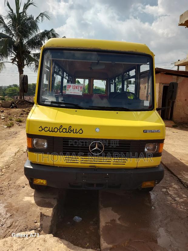 Mercedes-Benz V-Class 2003 Yellow