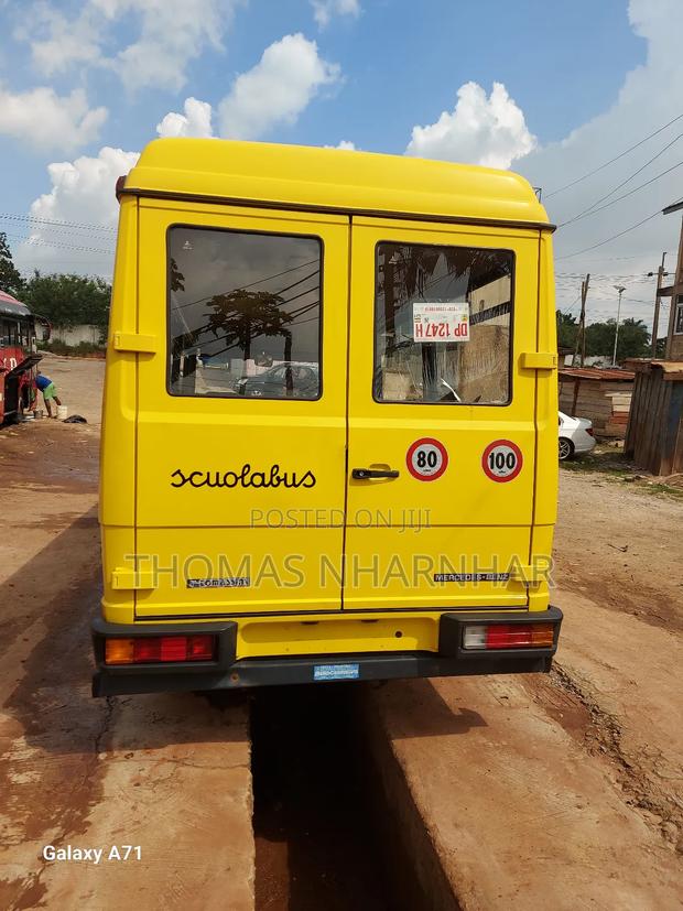 Mercedes-Benz V-Class 2003 Yellow photo 2