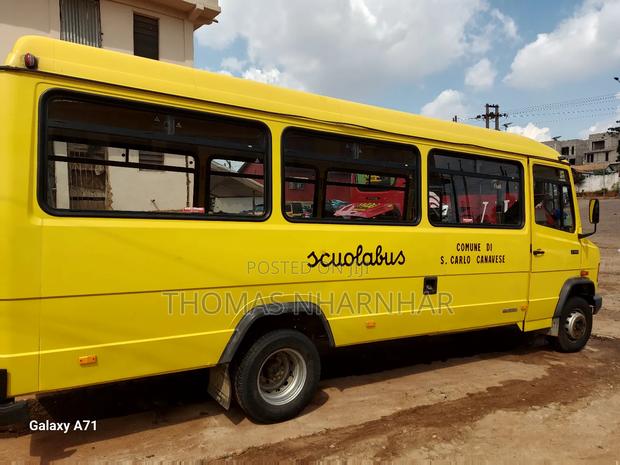 Mercedes-Benz V-Class 2003 Yellow photo 4