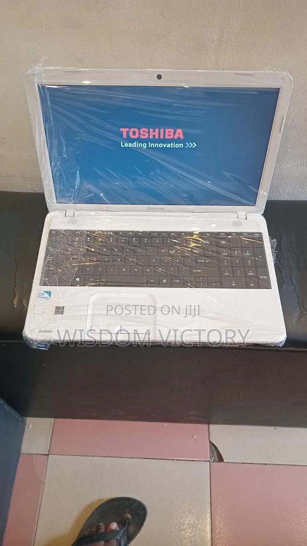 New Laptop Toshiba Satellite C665 4GB Intel HDD 320GB