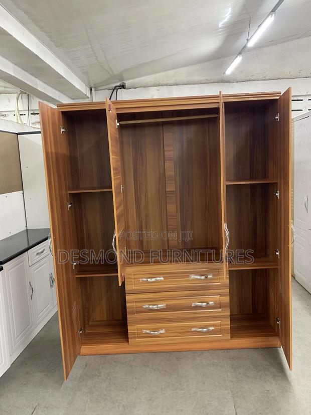 4 In 1 Wardrobe · Photo 4