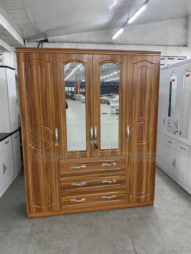 4 In 1 Wardrobe · Photo 3