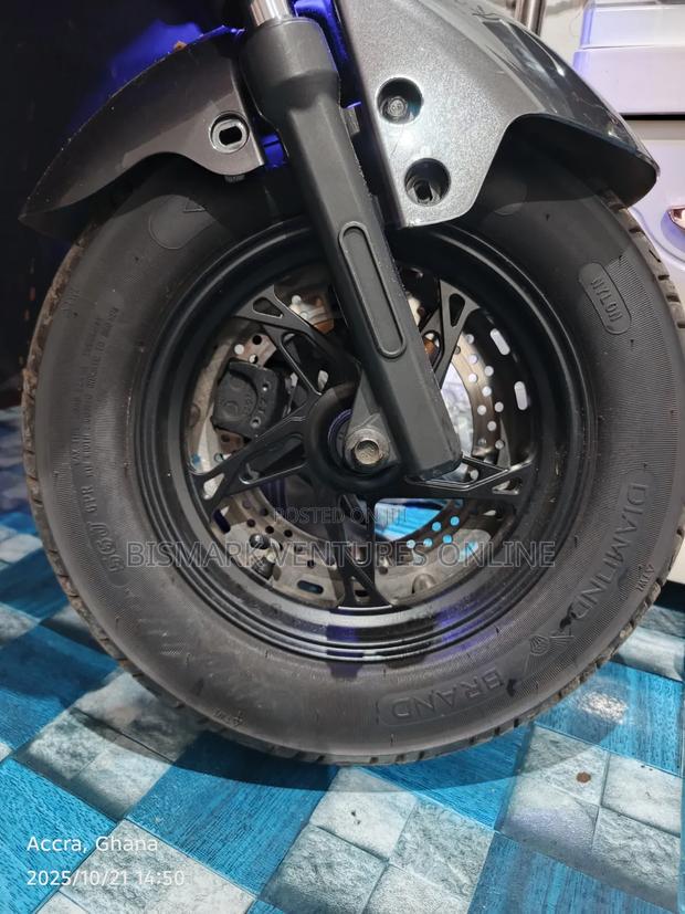 Motorcycle 2023 Gray photo 5