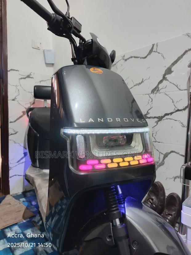 Motorcycle 2023 Gray photo 7