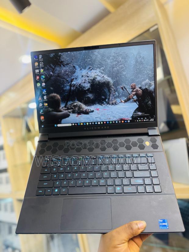 Laptop Dell Alienware M16 R1 16GB Intel Core i7 SSD 1T · Photo 1