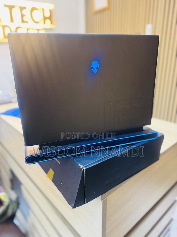 Laptop Dell Alienware M16 R1 16GB Intel Core i7 SSD 1T · Photo 3