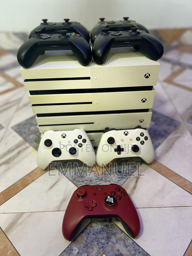 Xbox One S 1tb | Fully Loaded With 17+ Games Including Fc 26 photo 2