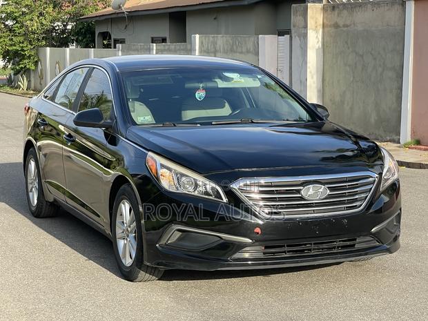 Hyundai Sonata Base Sedan FWD (2.4L 4cyl 6A) 2016 Black photo 3