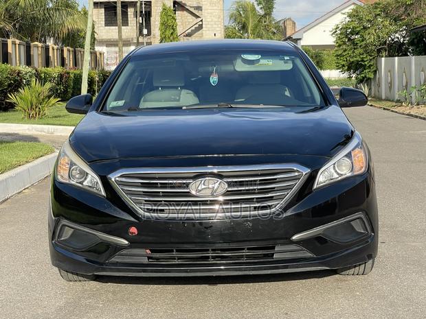 Hyundai Sonata Base Sedan FWD (2.4L 4cyl 6A) 2016 Black