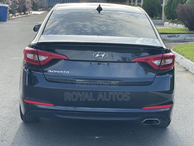 Hyundai Sonata Base Sedan FWD (2.4L 4cyl 6A) 2016 Black photo 5