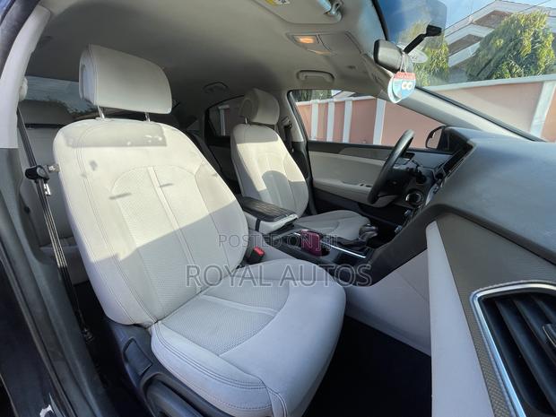 Hyundai Sonata Base Sedan FWD (2.4L 4cyl 6A) 2016 Black photo 6