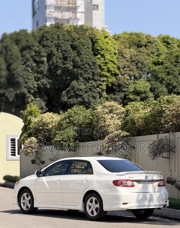 Toyota Corolla 2012 White