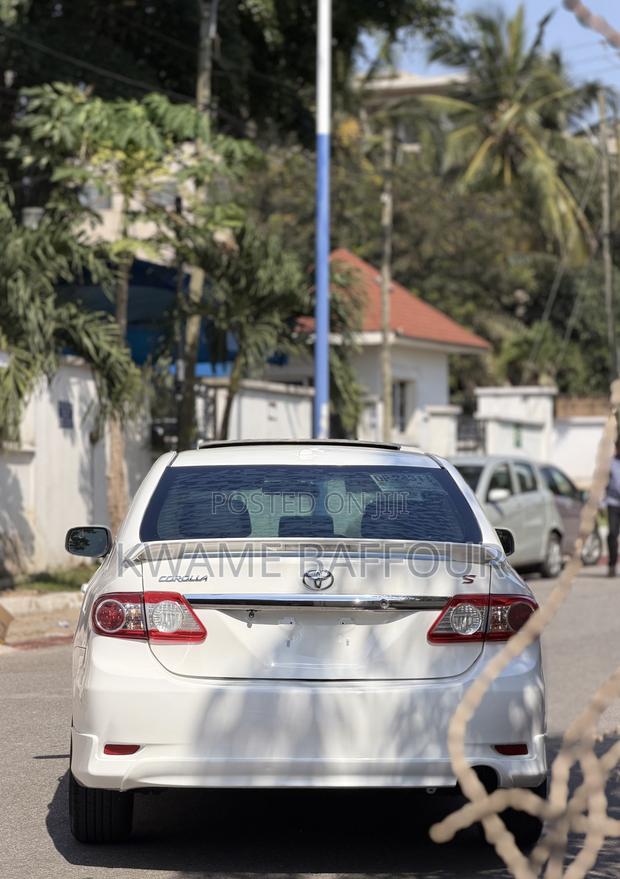 Toyota Corolla 2012 White