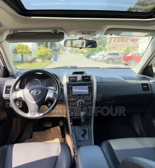 Toyota Corolla 2012 White