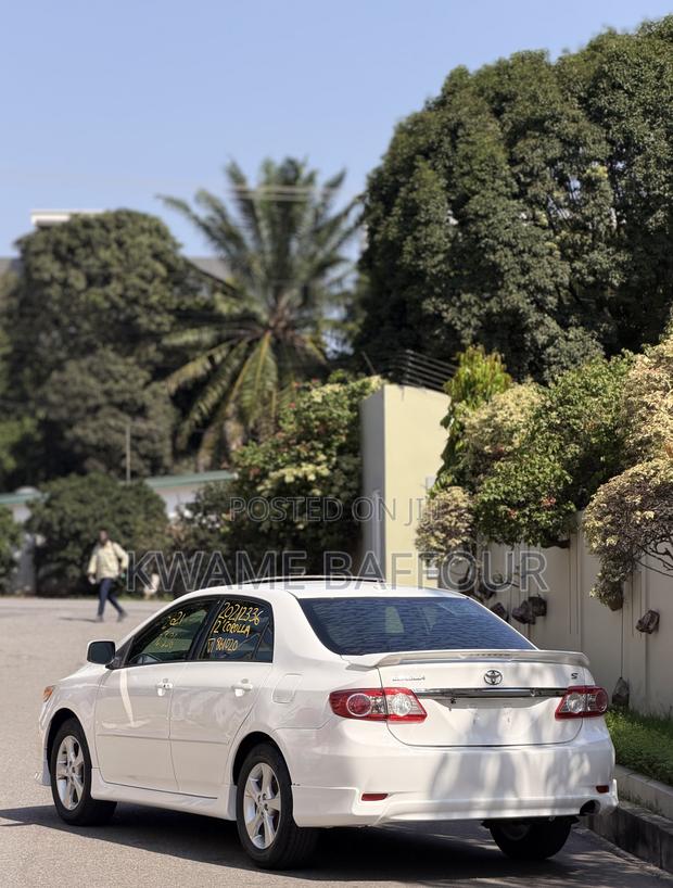 Toyota Corolla 2012 White