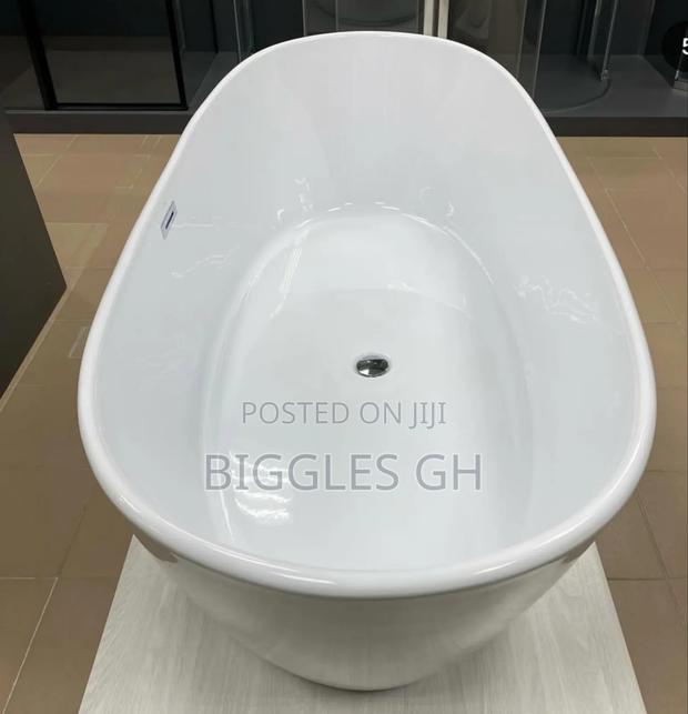 Freestanding Bathtub- Acrylic · Photo 3